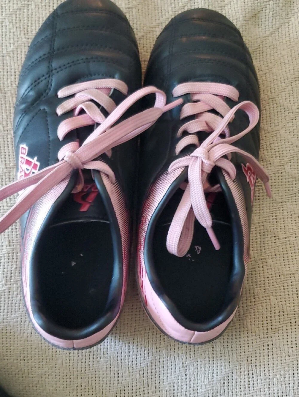 Brava Soccer Cleats Girl Size 3 Pink And Black